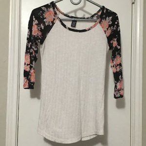 Rue21 Size M, 3/4 Sleeve Shirt